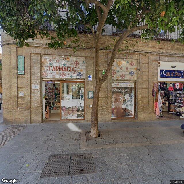 Street view near Farmacia Lda. María Jesús Rodríguez Cañas in Sevilla