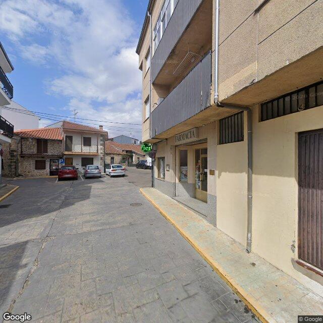 Street view near Farmacia Lda. Prieto Mellado in Linares de Riofrío