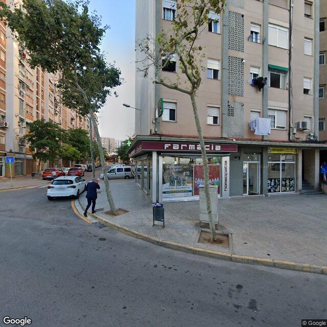 Street view near Farmacia Ldo. Jesús García Ibáñez in Barcelona
