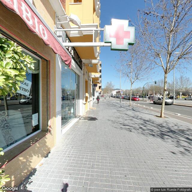Street view near Farmacia Ldo. Julio Santisteban in Córdoba