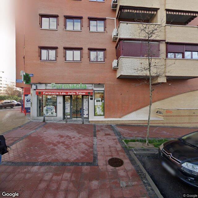 Street view near Farmacia Ldo. Julio Tébar in Madrid