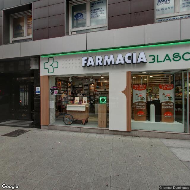 Street view near Farmacia Ldo. Ricardo Blasco in Gijón/Xixón