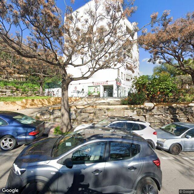 Street view near Farmacia Ldo. Sánchez García in Marbella (málaga)