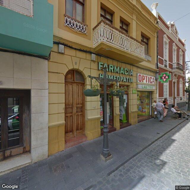 Street view near Farmacia Llorca in Gáldar