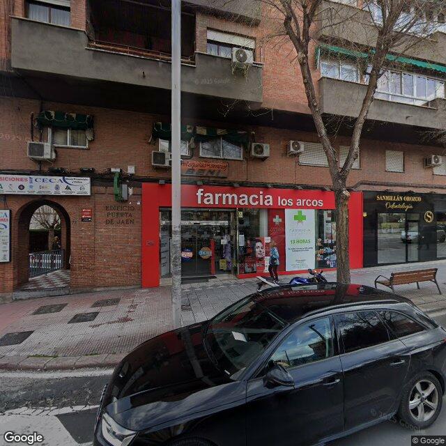 Street view near Farmacia Los Arcos in Jaén