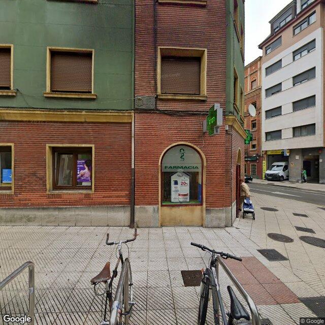Street view near Farmacia Mónica Díaz Díaz in Oviedo