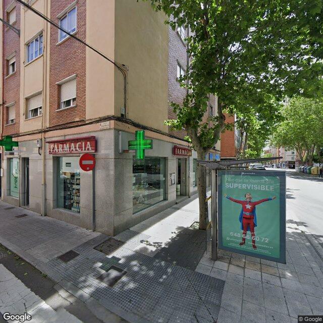 Street view near Farmacia M. Dolores Rodríguez Mulas in Salamanca