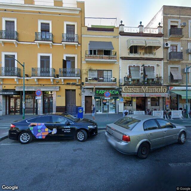 Street view near Farmacia Macarena in Sevilla