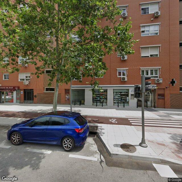 Street view near Farmacia Maqueda in Madrid