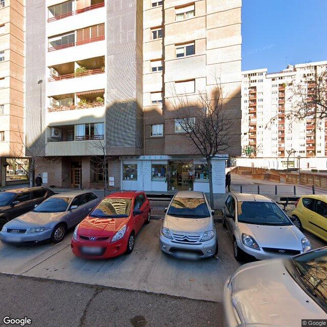 Street view near Farmacia María Teresa Río Sánchez in Zaragoza
