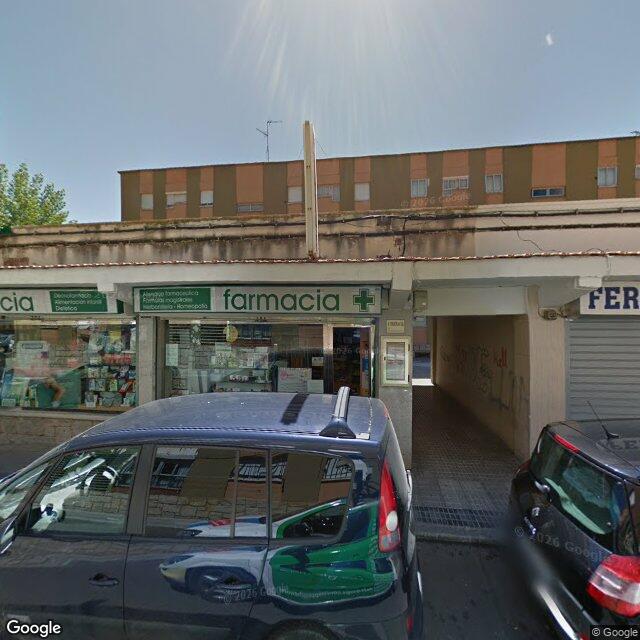 Street view near Farmacia María Teresa Sánchez Merino in Salamanca