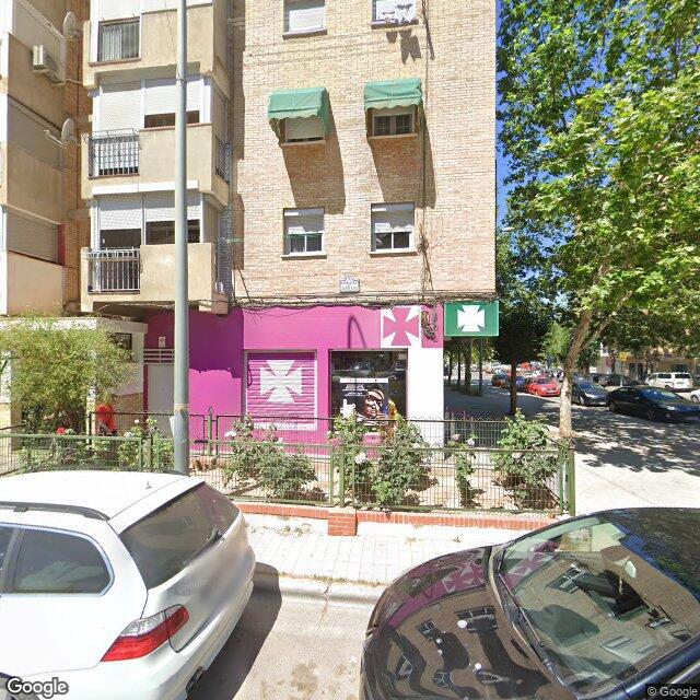 Street view near Farmacia Marina Serrano Peñuela in Granada