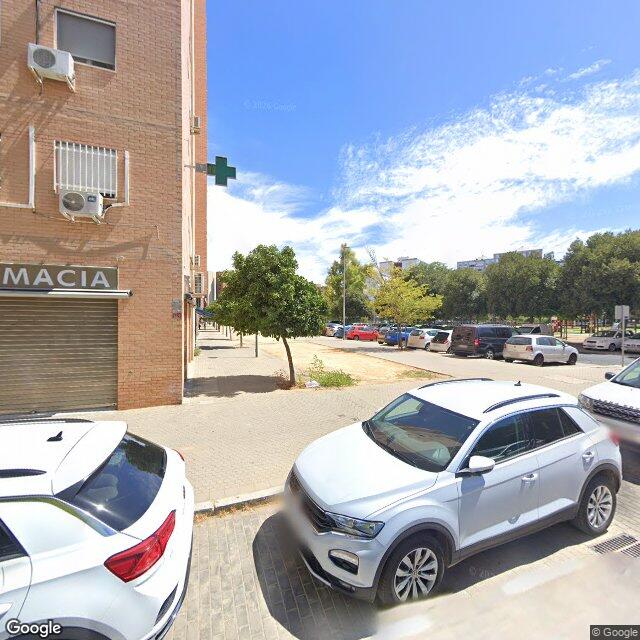 Street view near Farmacia Martín De La Hinojosa in Sevilla