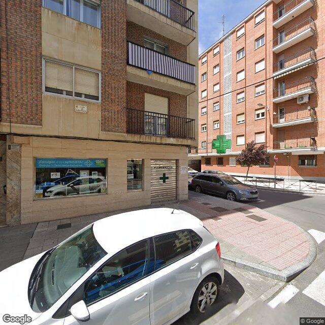 Street view near Farmacia Martín González in Salamanca