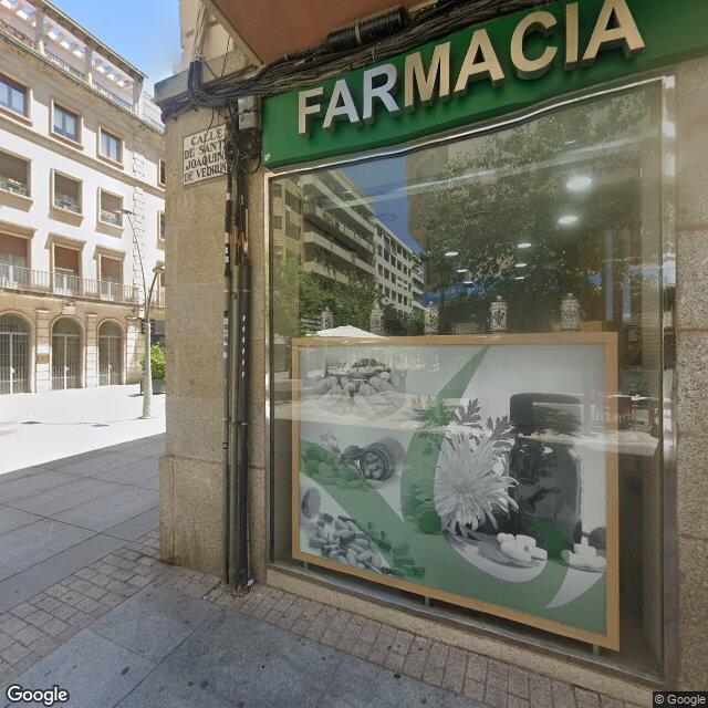 Street view near Farmacia Martín Mateos in Cáceres