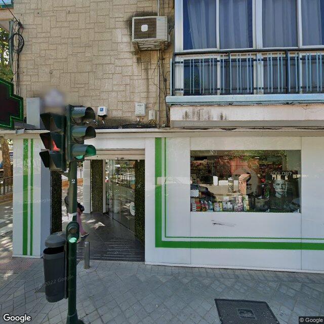 Street view near Farmacia Marti in Granada