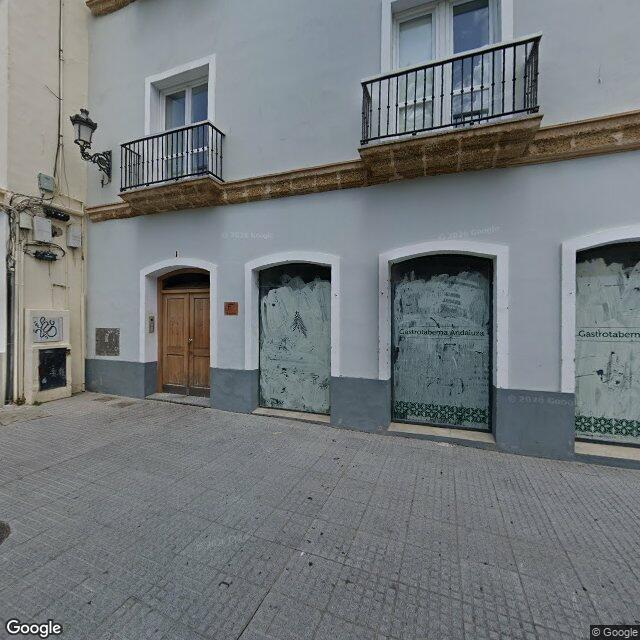 Street view near Farmacia Matute in Cádiz