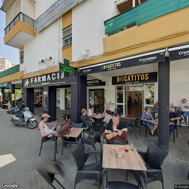 Street view near Farmacia Mena Dos in Sevilla