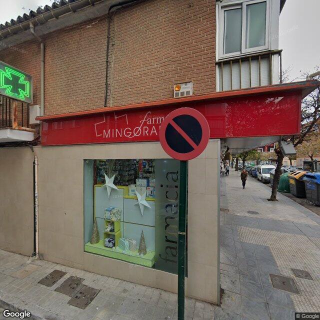 Street view near Farmacia Mingorance in Granada