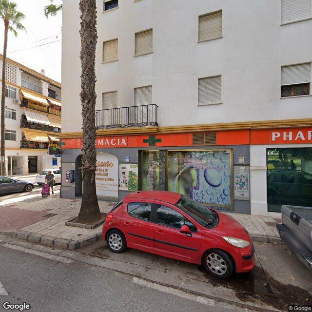 Street view near Farmacia Monllor in Torre del Mar
