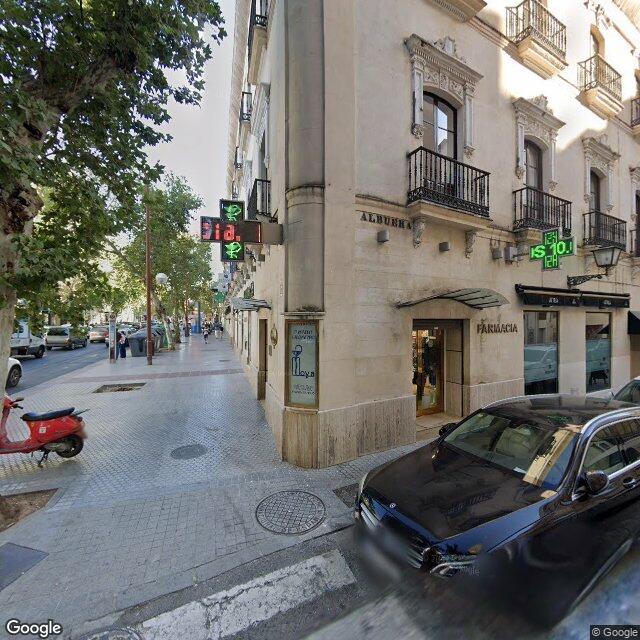 Street view near Farmacia Moya in Sevilla