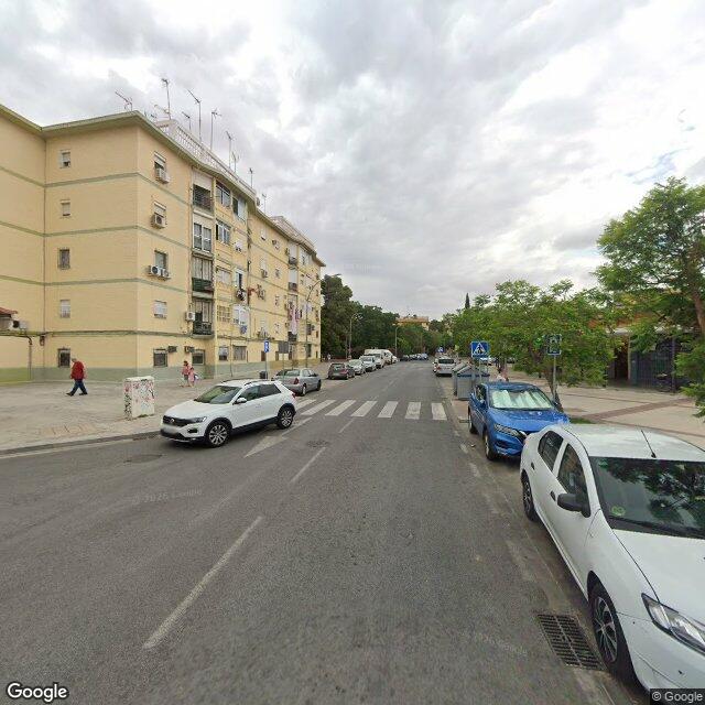 Street view near Farmacia Murillo in Sevilla (sur y Bellavista)