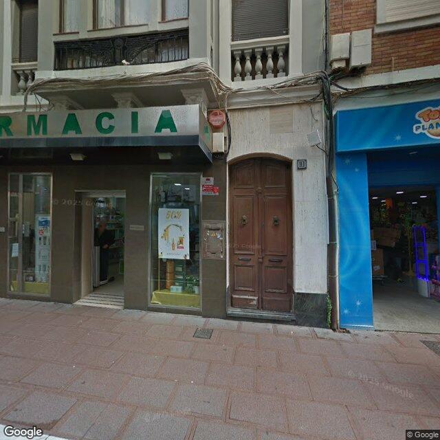 Street view near Farmacia Nestares in La Línea de la Concepción