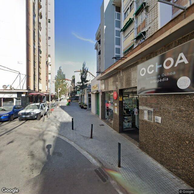 Street view near Farmacia Ochoa in Cornellà de Llobregat