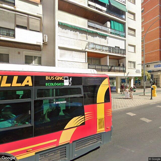 Street view near Farmacia Ochoa Romero in Sevilla