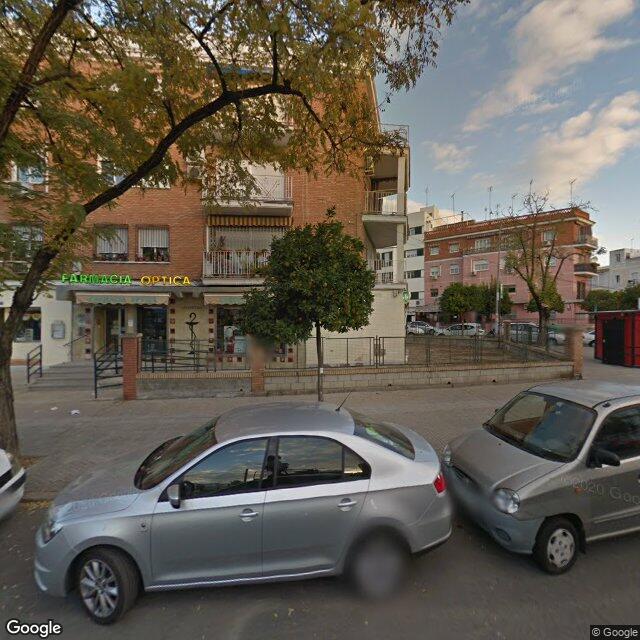 Street view near Farmacia Optica Cabezas Saura in Sevilla