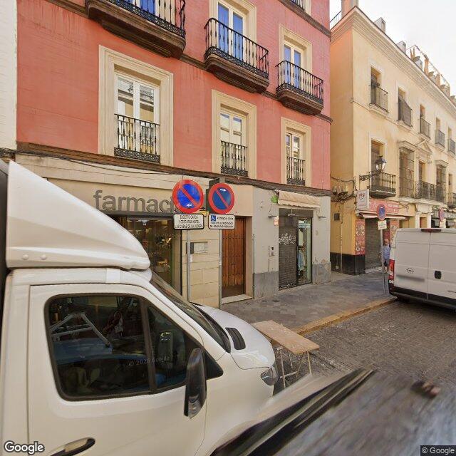 Street view near Farmacia Pérez Rey Y Pérez López in Sevilla