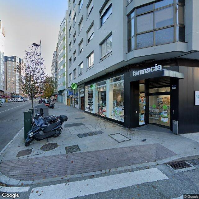Street view near Farmacia Pérez Salgado in Vigo