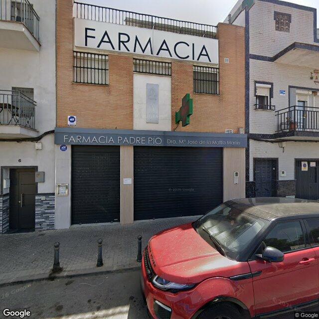 Street view near Farmacia Padre Pío in Sevilla
