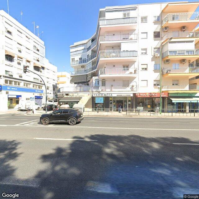 Street view near Farmacia Pancho in Sevilla