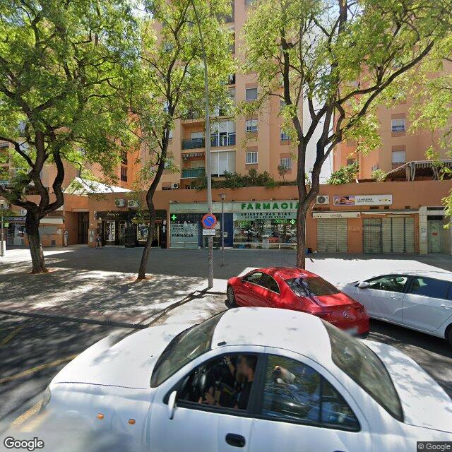 Street view near Farmacia Parque Flores in Sevilla