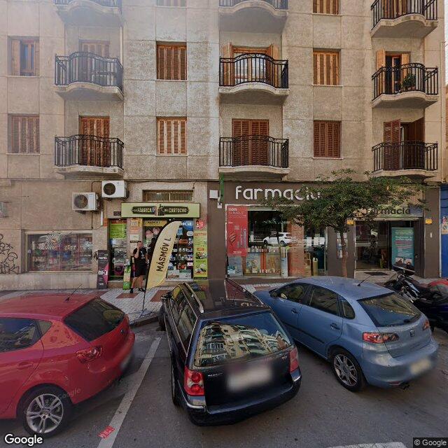 Street view near Farmacia Pavón Fernández in Málaga
