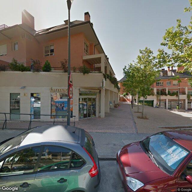 Street view near Farmacia Peñalara in Pozuelo de Alarcón