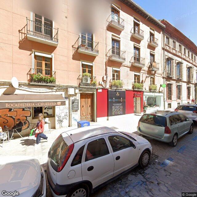 Street view near Farmacia Perpetuo Socorro in Granada
