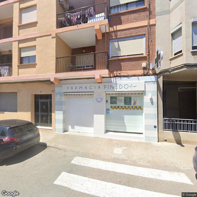 Street view near Farmacia Pinedo Al Mar in Spain