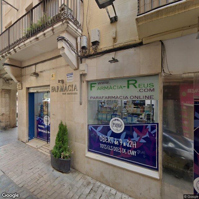 Street view near Farmacia Piqué Monteverde in Reus