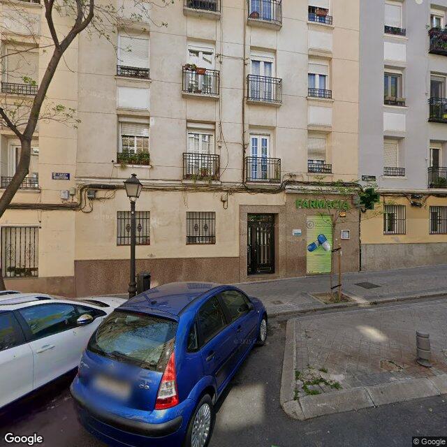 Street view near Farmacia Plaza Peñuelas in Madrid
