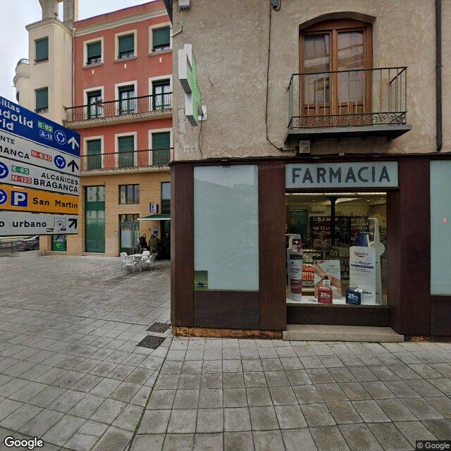 Street view near Farmacia Puerta De La Feria in Zamora