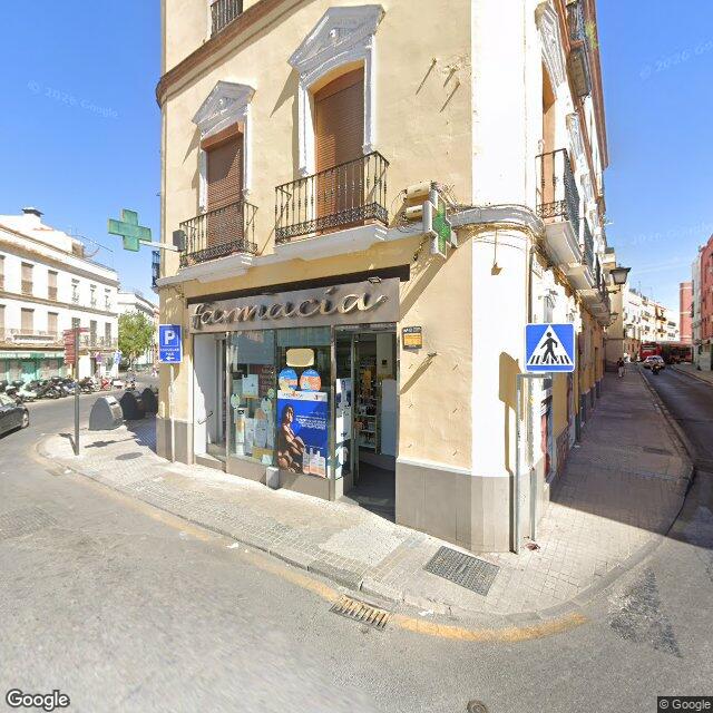 Street view near Farmacia Puerta Osario in Sevilla