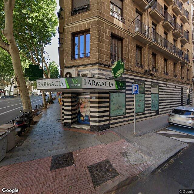 Street view near Farmacia Puerto in Madrid