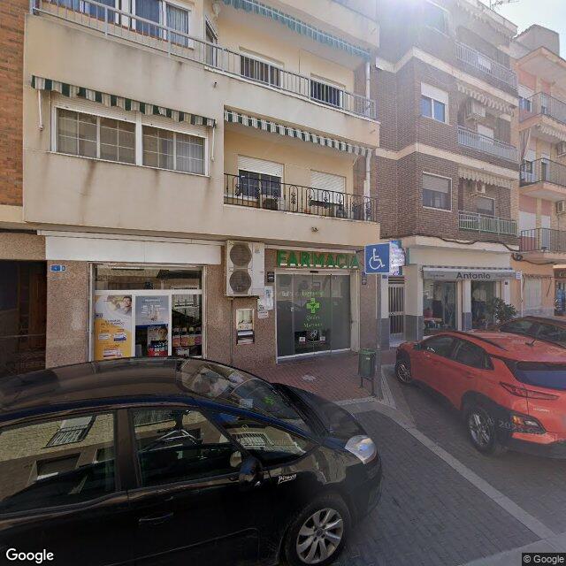 Street view near Farmacia Quiles Martínez in Spain