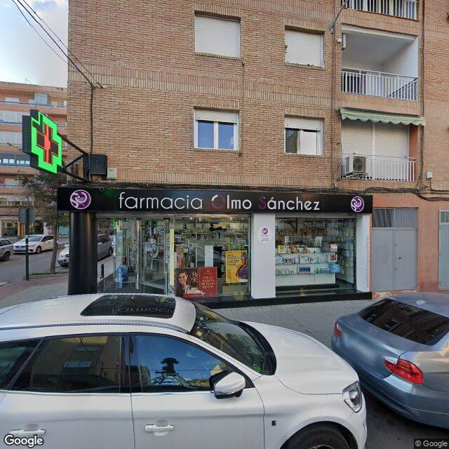 Street view near Farmacia Ramón Olmo Sánchez in Granada