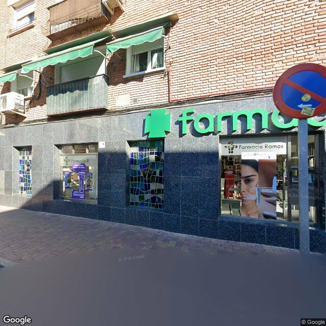 Street view near Farmacia Ramos in Madrid