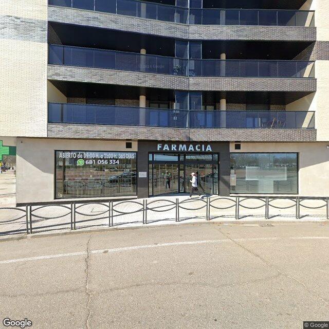 Street view near Farmacia Recio in Talavera de la Reina