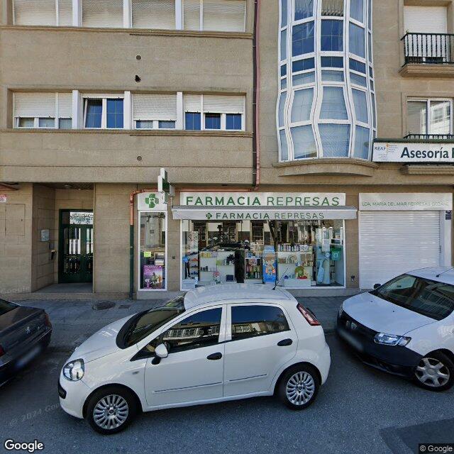 Street view near Farmacia Represas in Cee