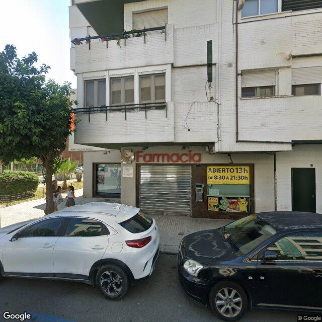 Street view near Farmacia Reyes Gallego in Sevilla (nervión)